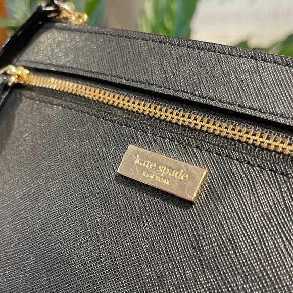 Kate Spade Laurel Way Tinie Black Wristlet - Picture 3 of 10